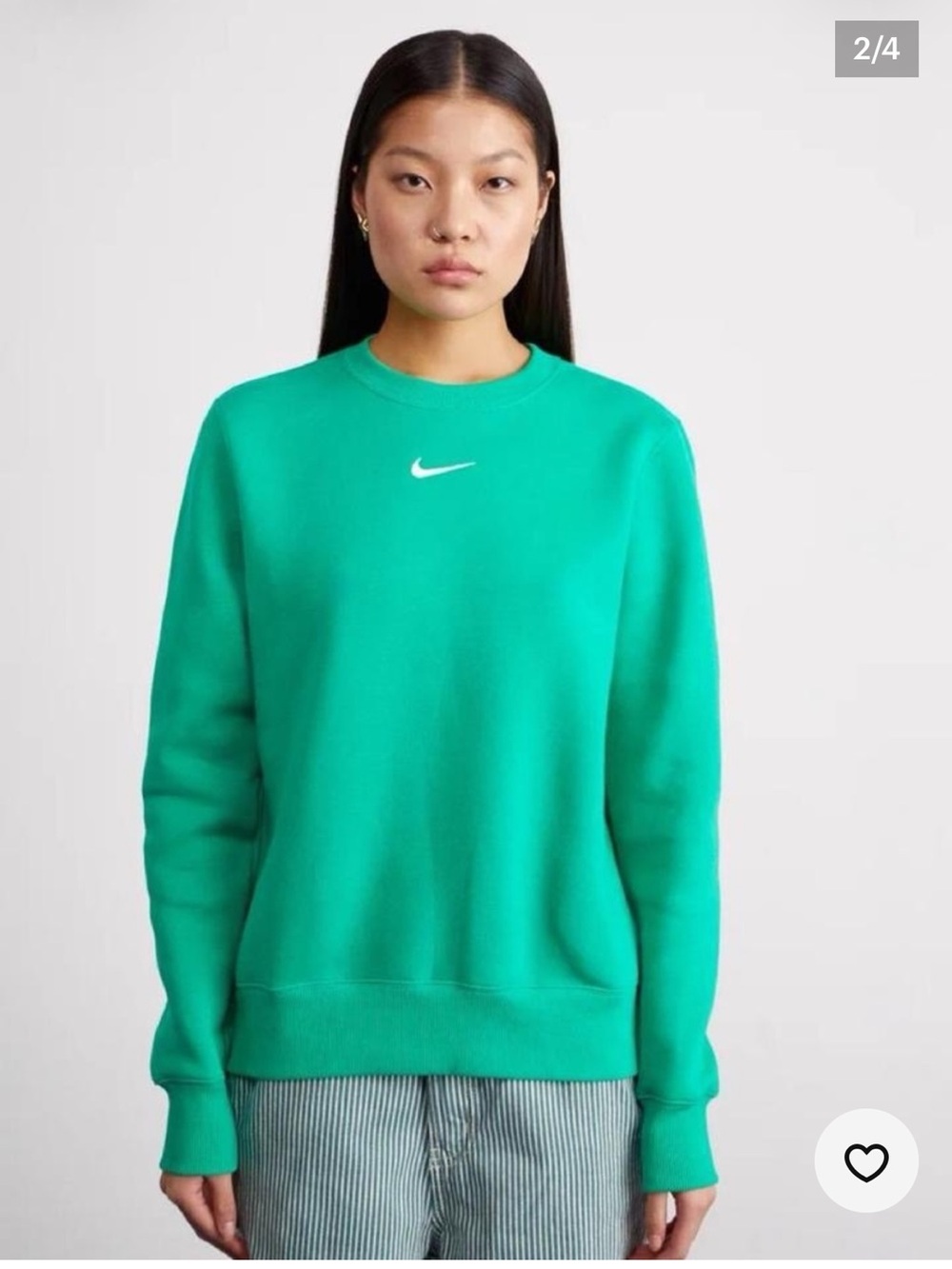 Nike Women’s Green Center Swoosh Crewneck Sweatshirt Loose Fit
